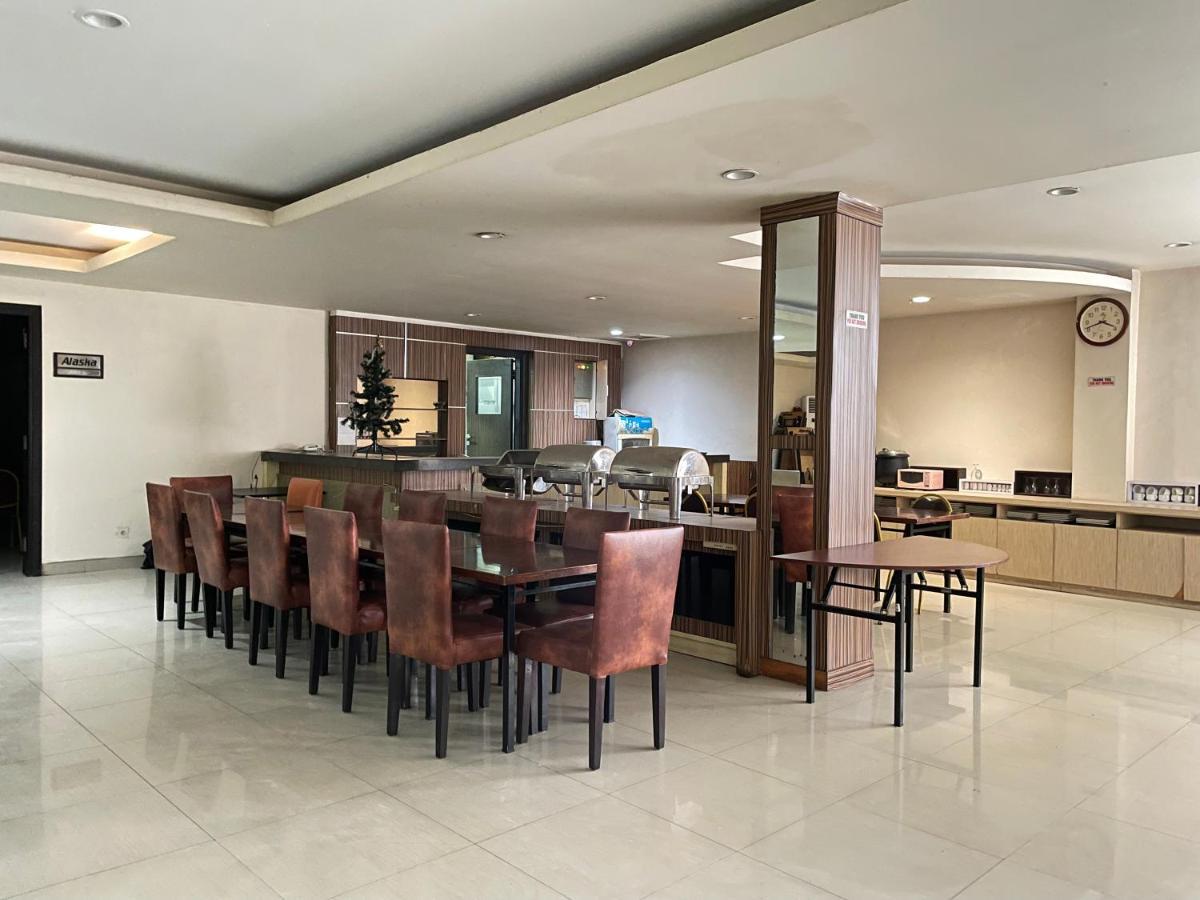 Collection O 1279 Hotel Grand Celino Makassar Eksteriør billede