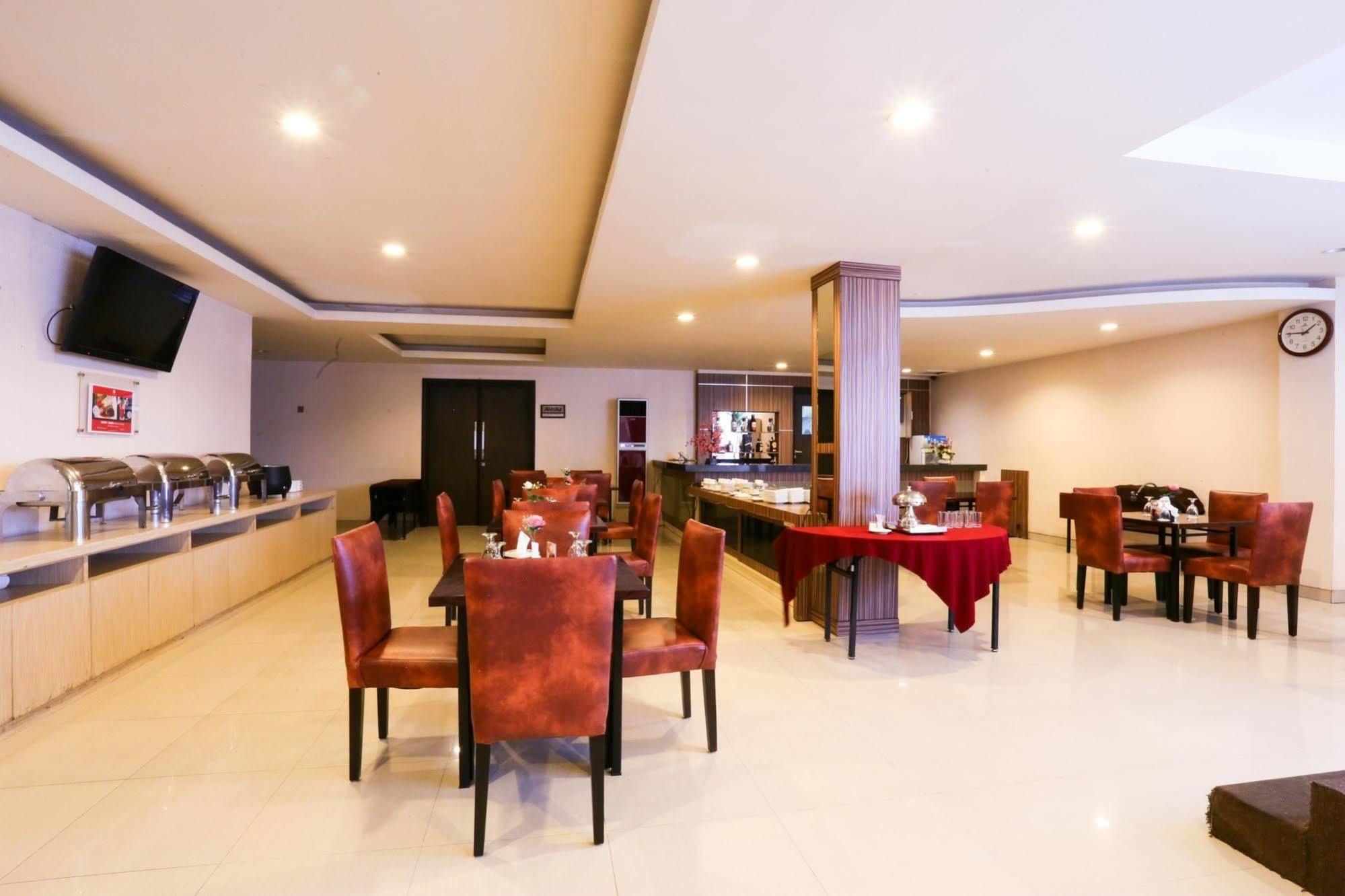 Collection O 1279 Hotel Grand Celino Makassar Eksteriør billede