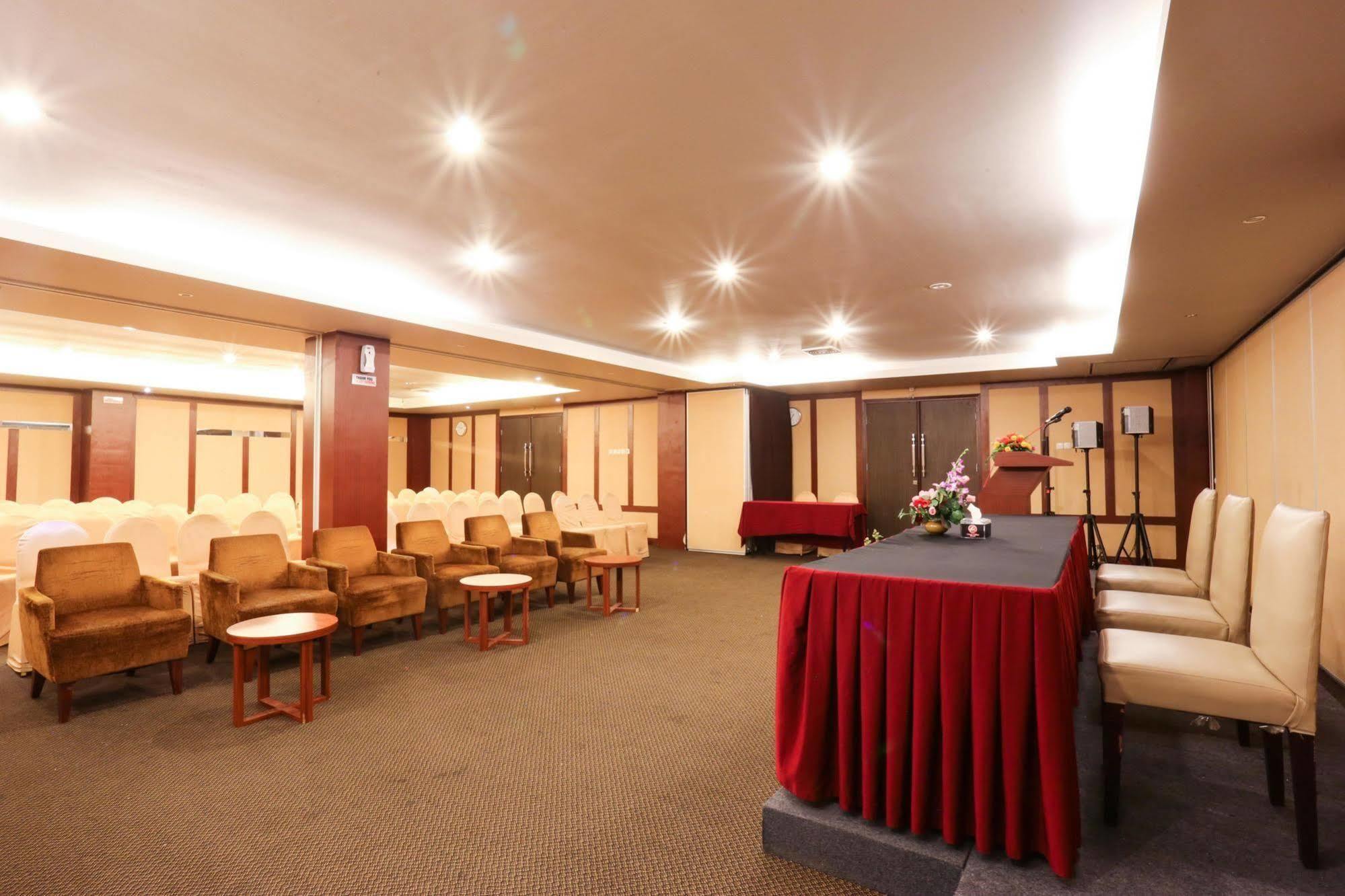 Collection O 1279 Hotel Grand Celino Makassar Eksteriør billede